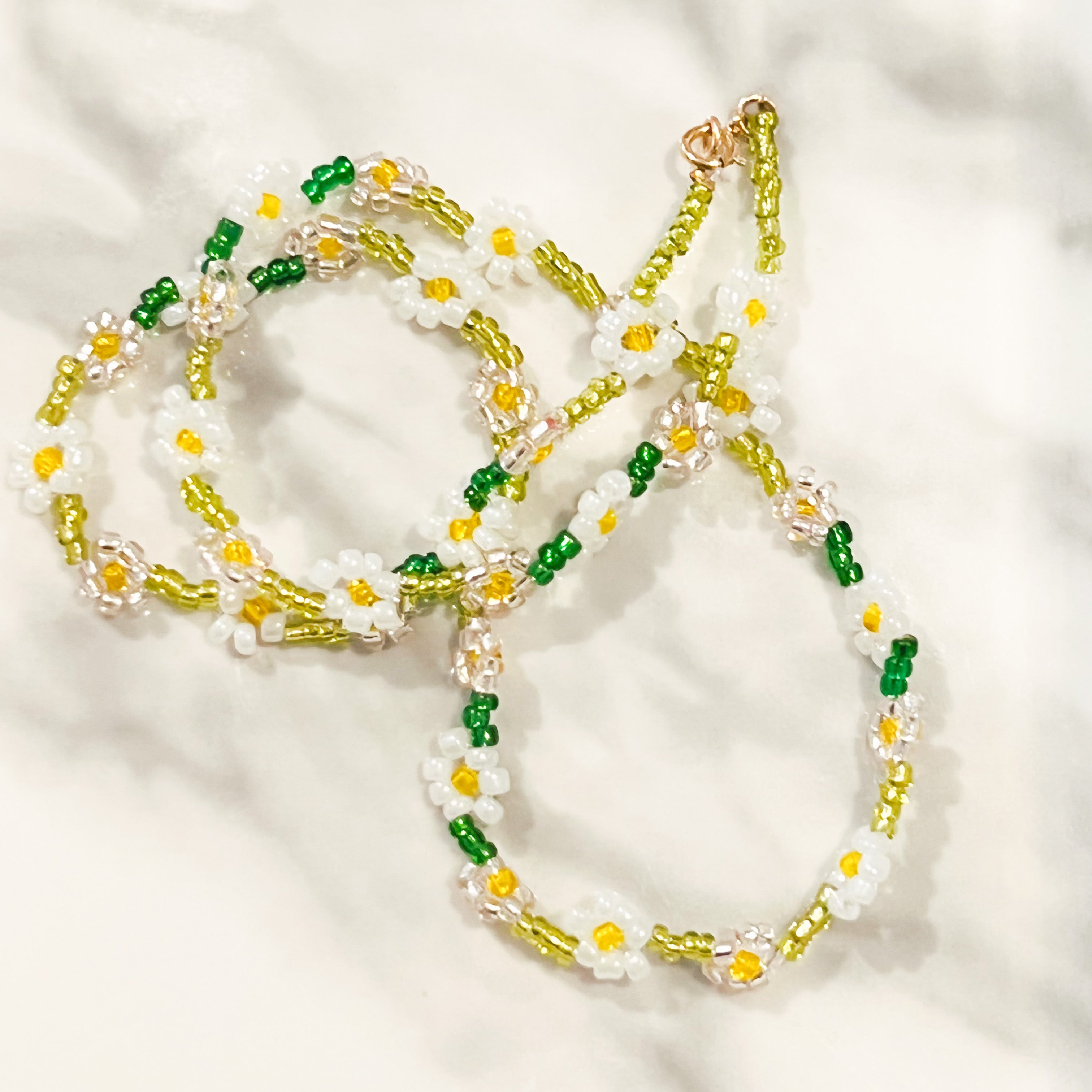 Beaded Daisy Necklace – Girls Downtown